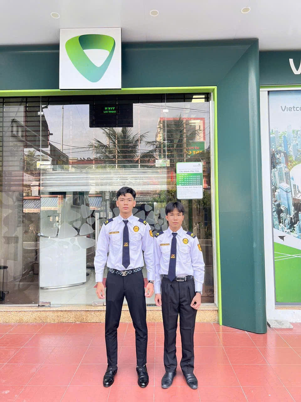 Đội ngũ LTC làm việc thực tế