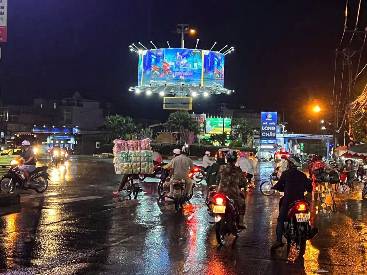 Màn hình quảng cáo ngoài trời