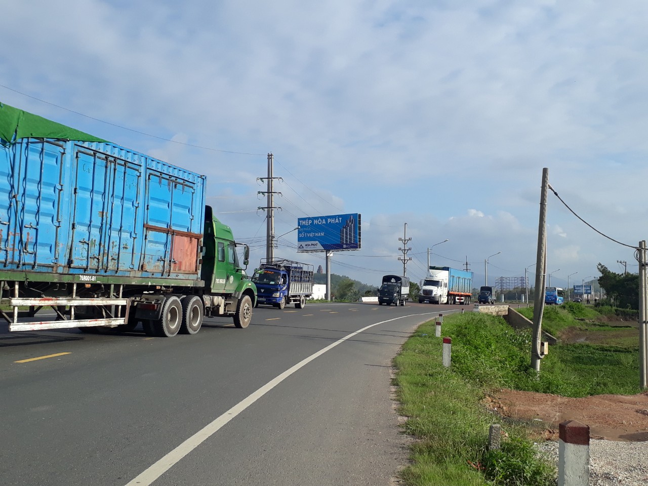 Pano quảng cáo Thép Hòa Phát trên tuyến đường