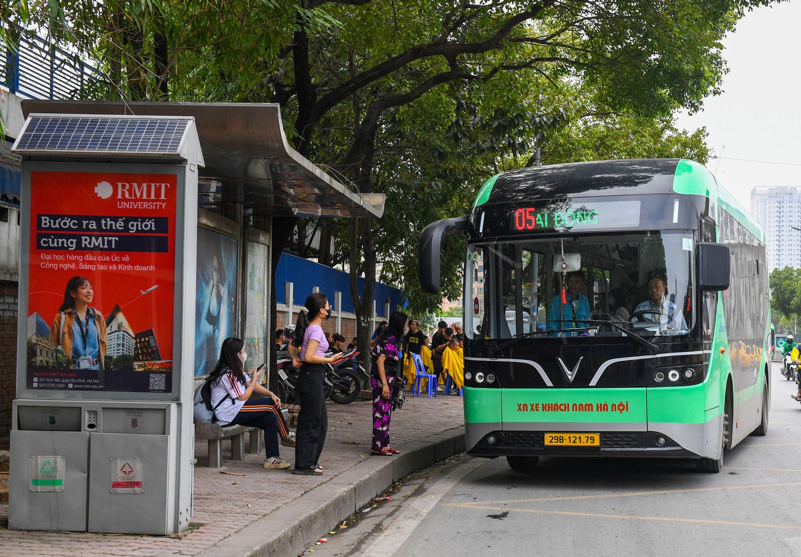 Ảnh minh họa nhà chờ xe buýt – bài 10, hình 2
