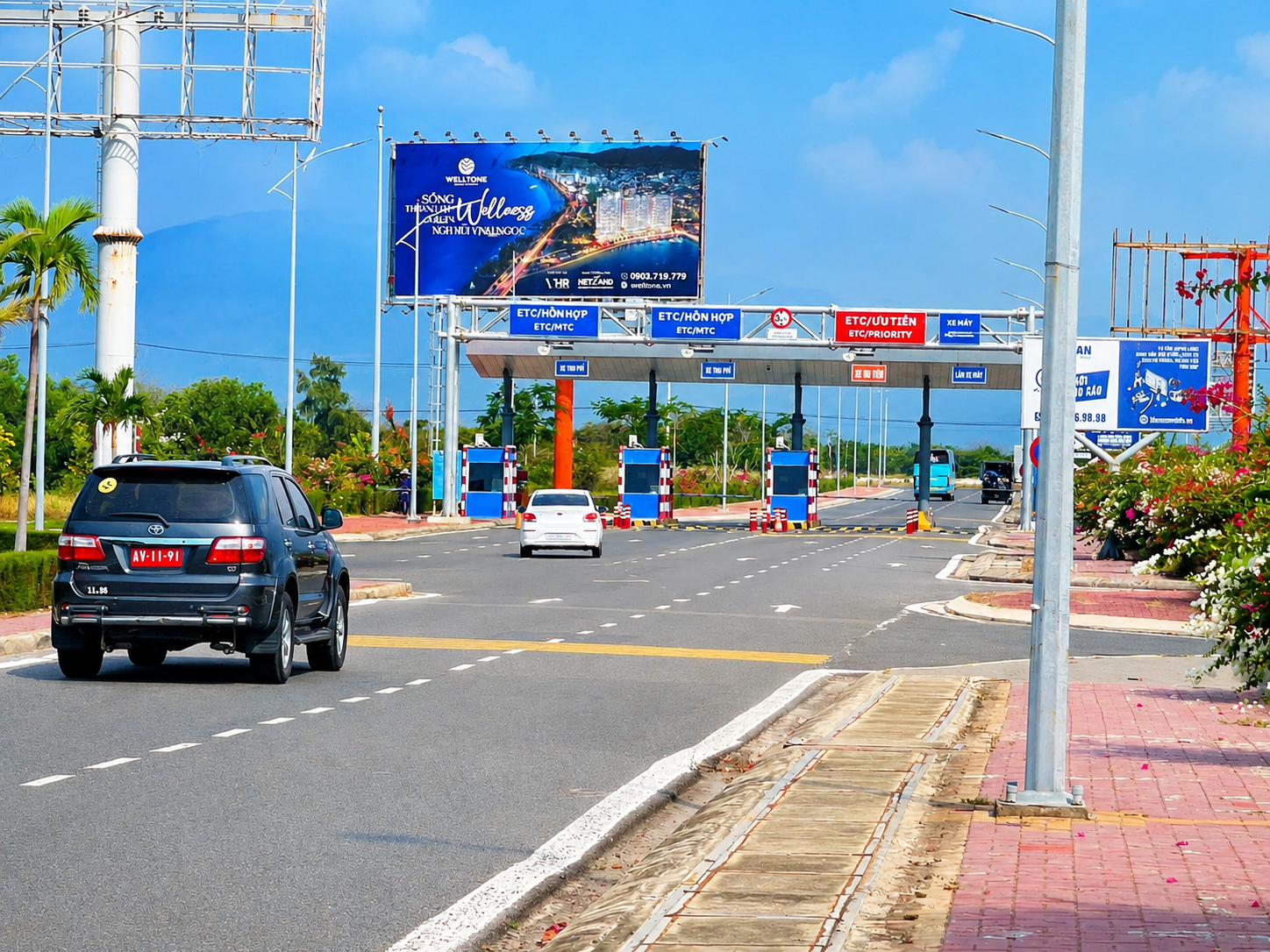 Công trình kết cấu quảng cáo ngoài trời