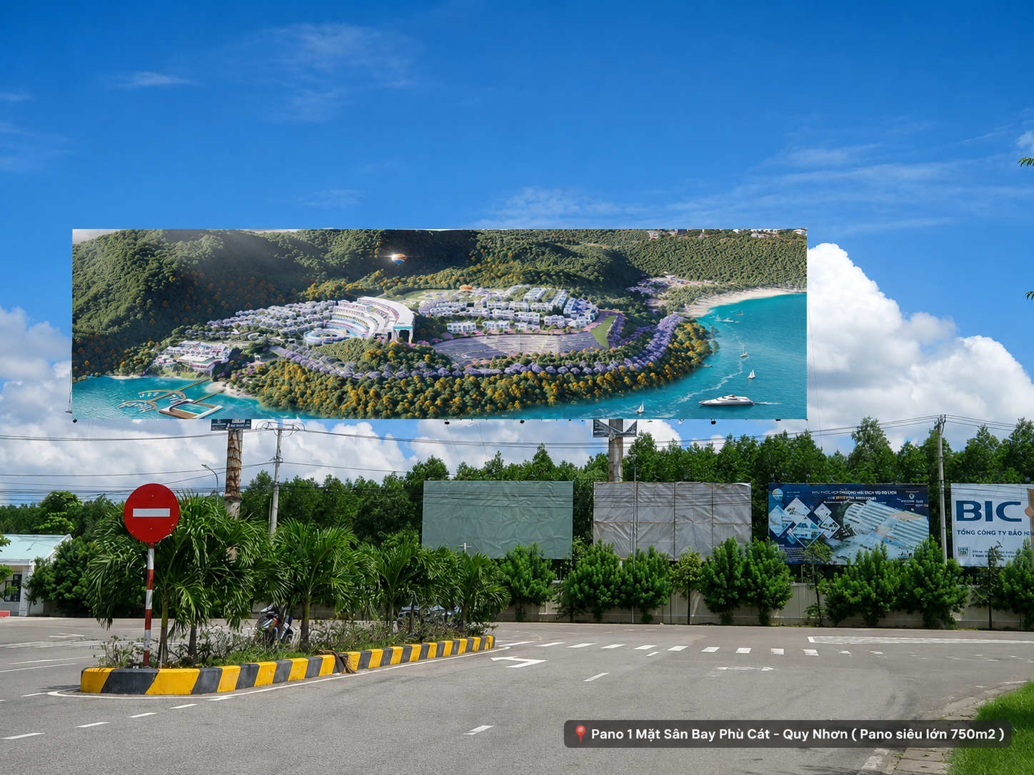 Pano siêu lớn tại Sân bay Phù Cát