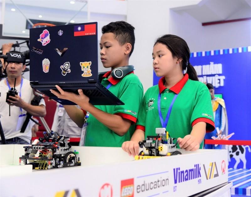 Thử thách robot dành cho học sinh