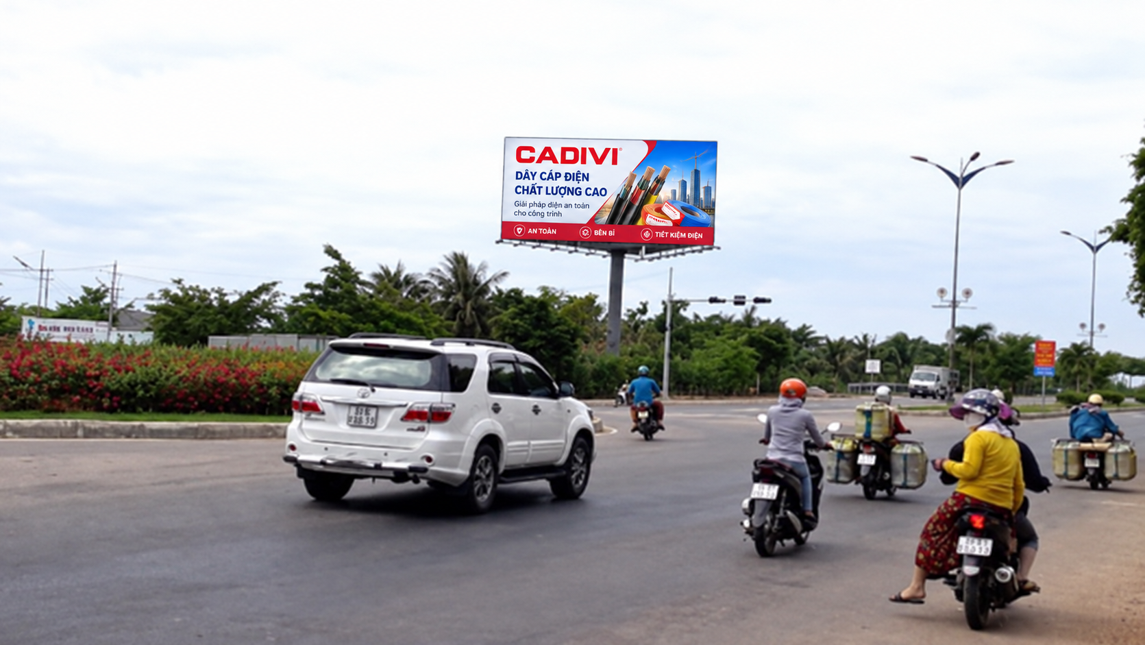 Hình ảnh quảng cáo pano và không gian khu vực Tháp Chàm