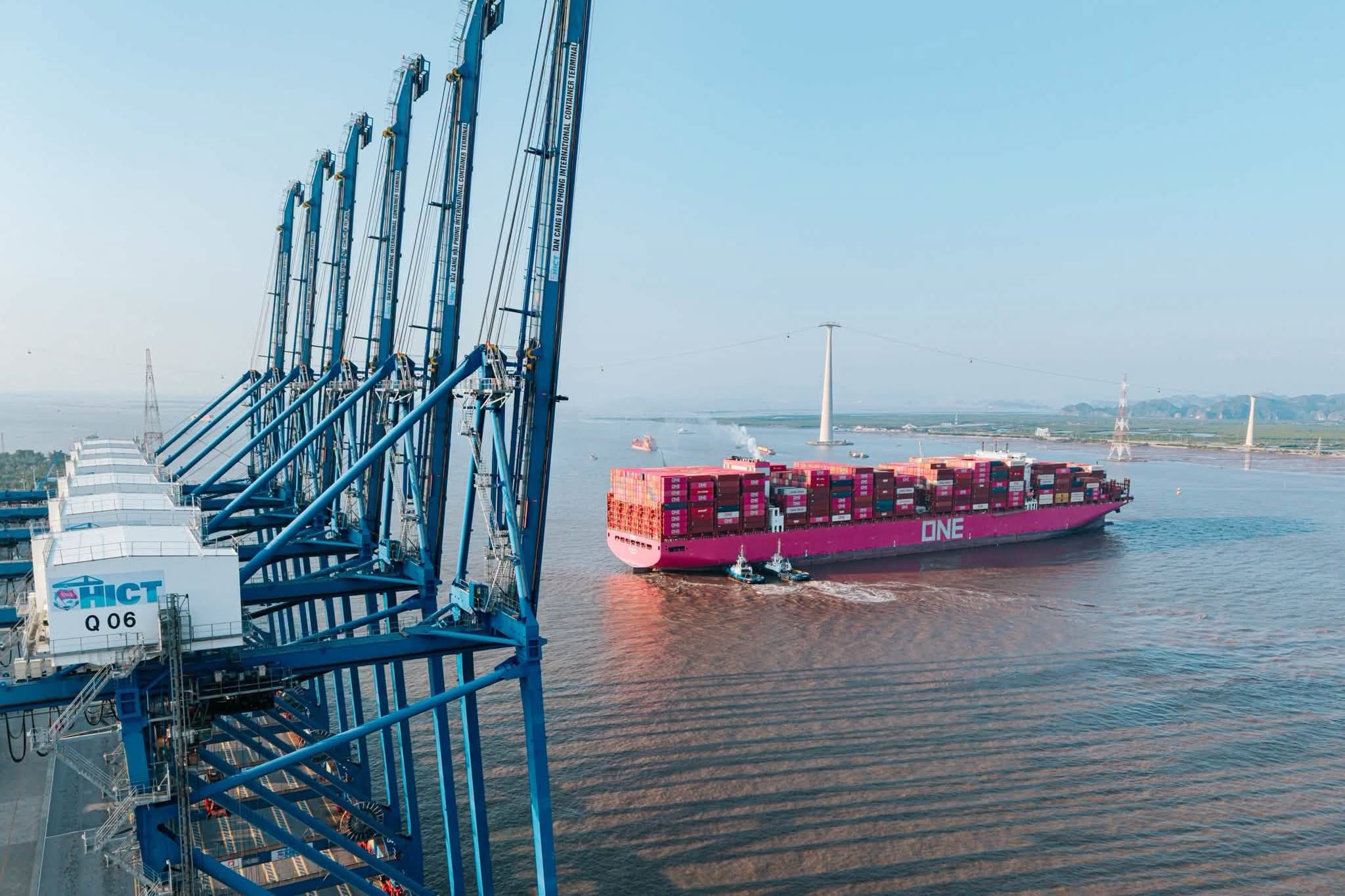 Hoạt động logistics và chuỗi cung ứng cảng biển