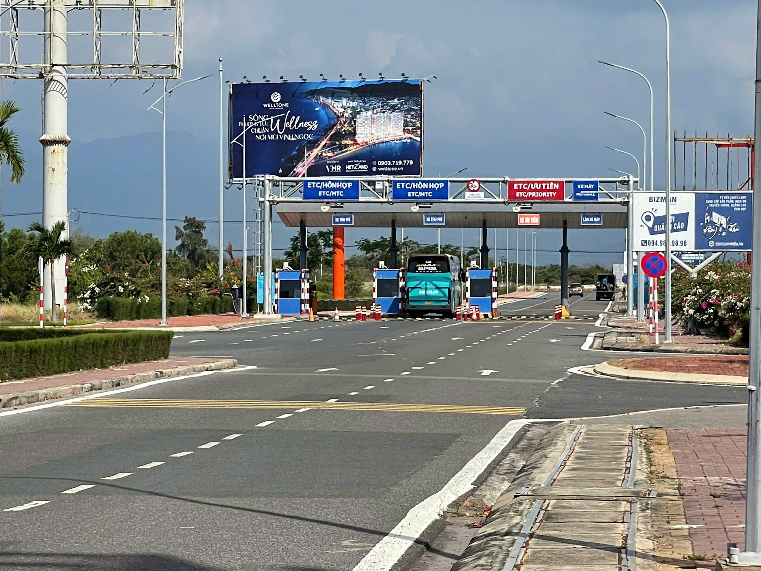 Quảng cáo tại tuyến đường sân bay