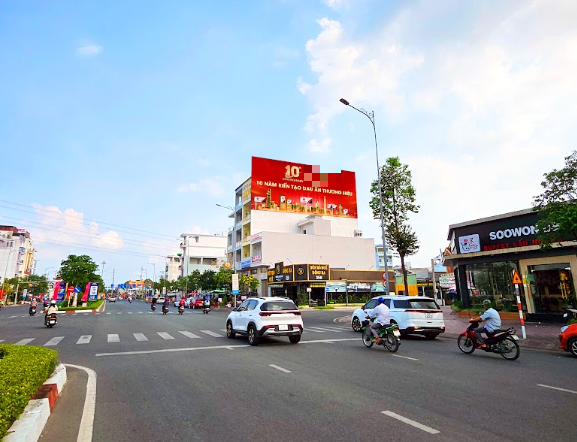 Pano ốp tường 39 Hùng Vương