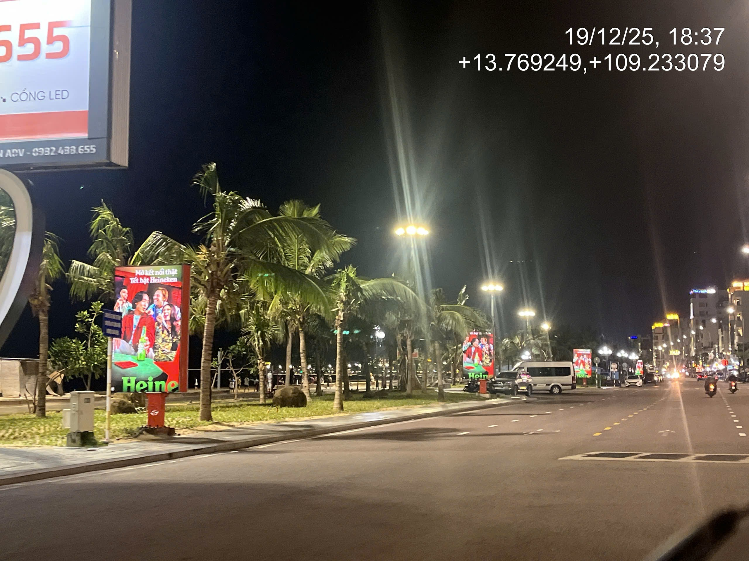 Hình ảnh hộp đèn Xuân Diệu 3