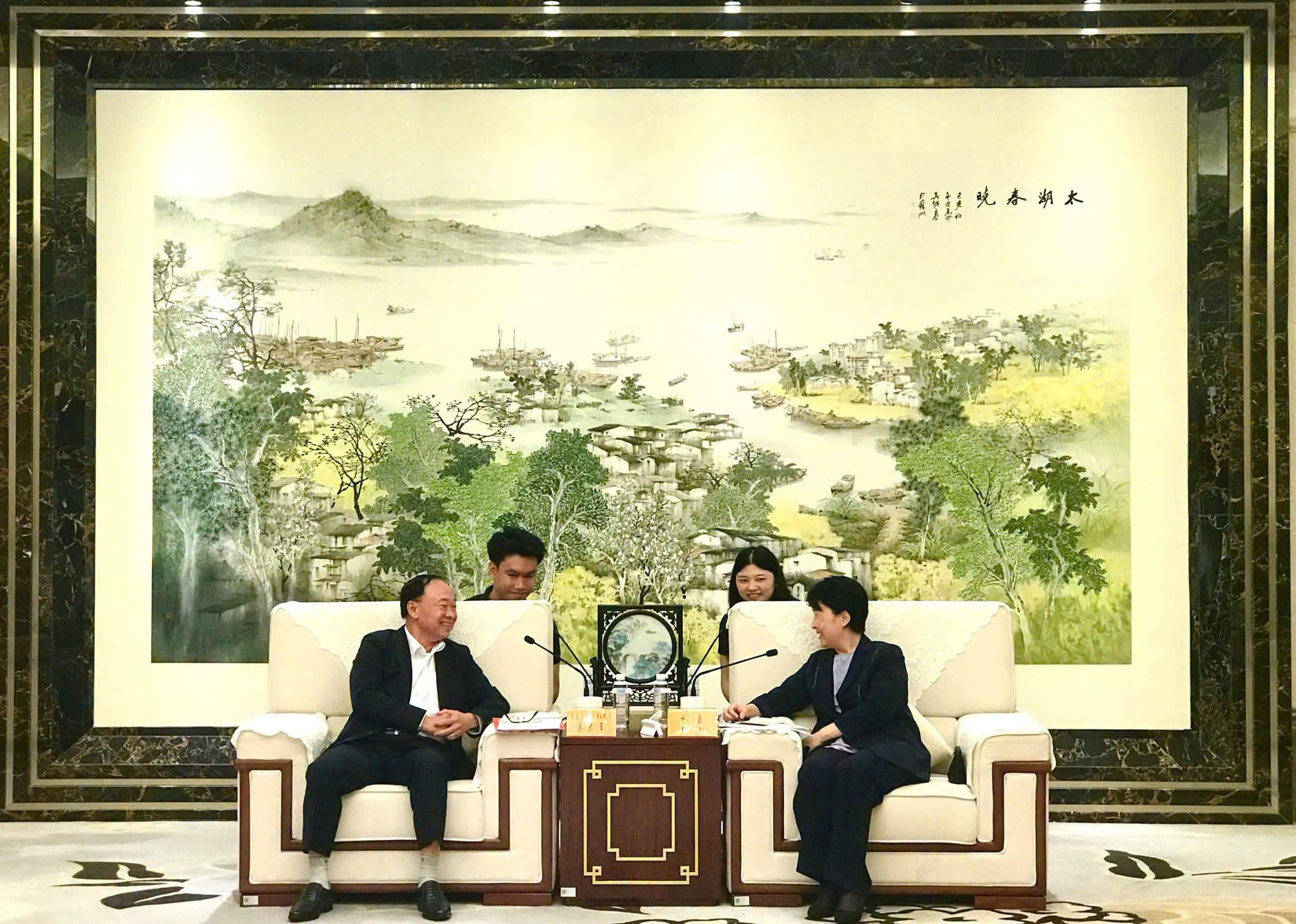 Đại biểu doanh nghiệp tham dự hội nghị