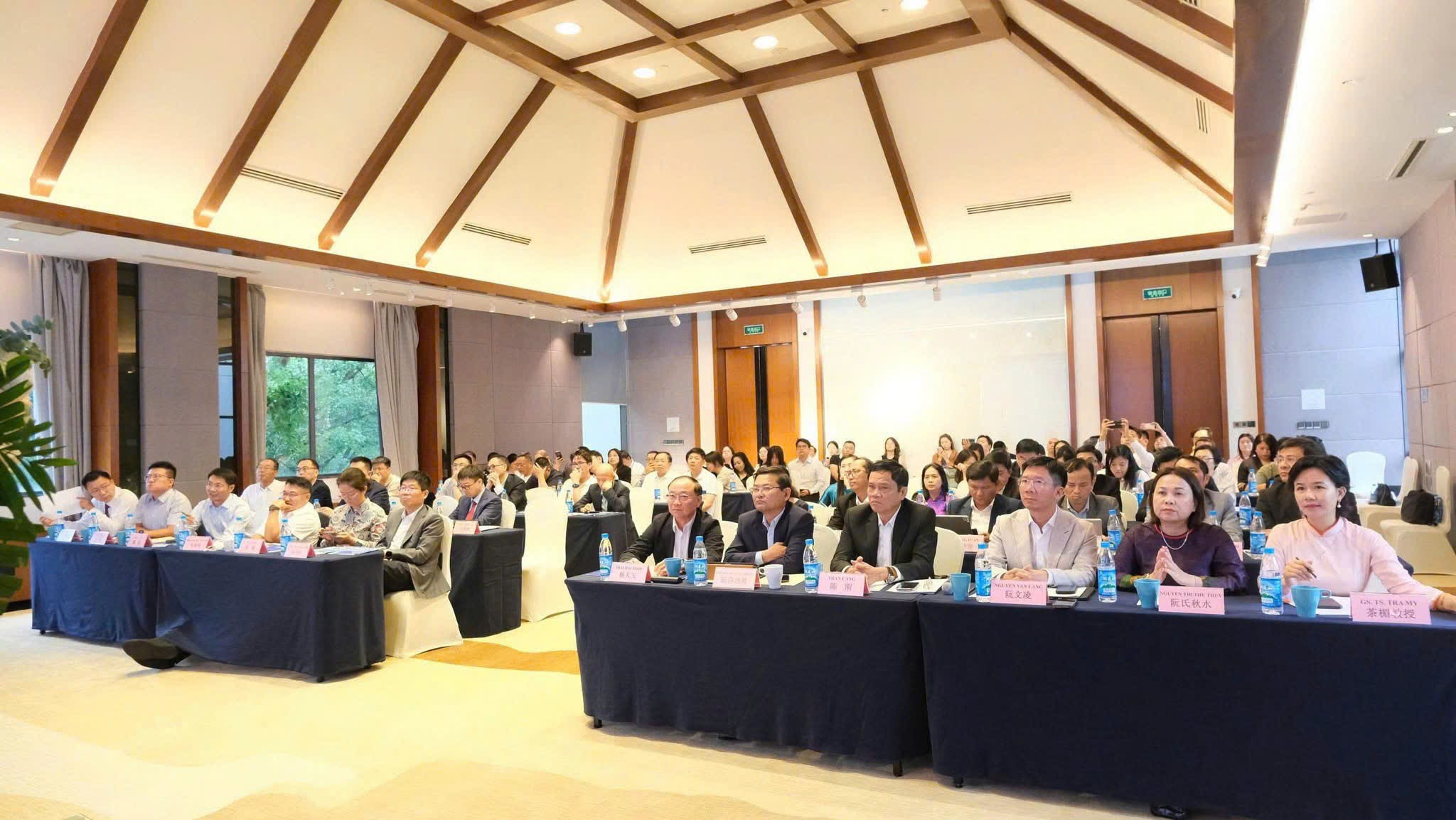 Buổi tiếp và trao đổi giữa đại biểu hai bên