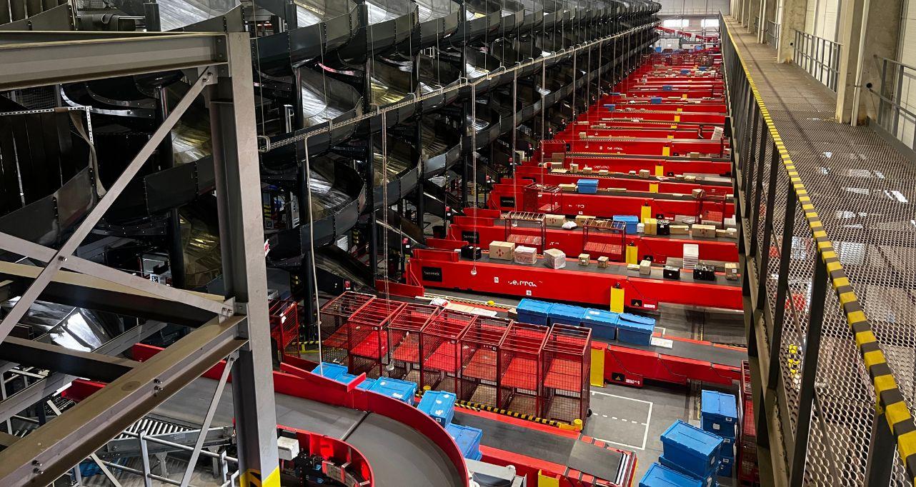 Hệ thống kho tự động mật độ cao ứng dụng trong logistics thông minh