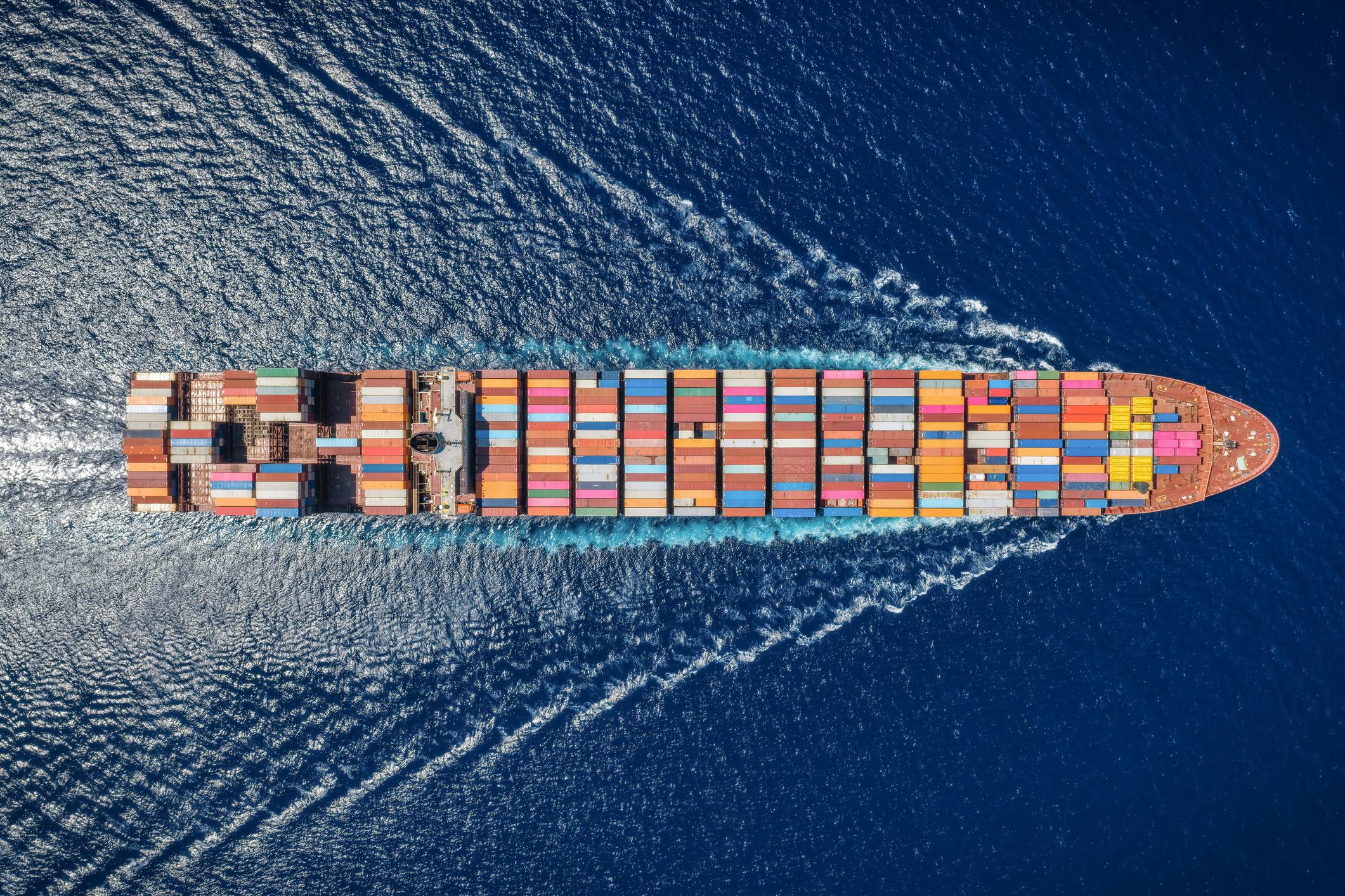 Cảng biển và hoạt động xếp dỡ container